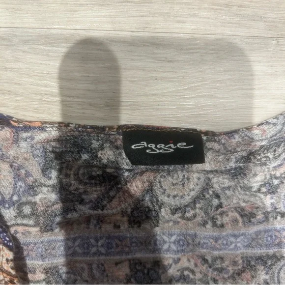 Light Cardigan - Picture 2 of 3